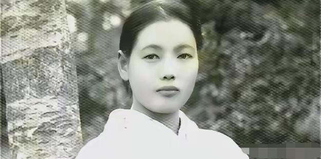 1945年，中国远征军在缅甸，俘获几十名日军溃兵，团长原欲枪毙全部战俘。然而