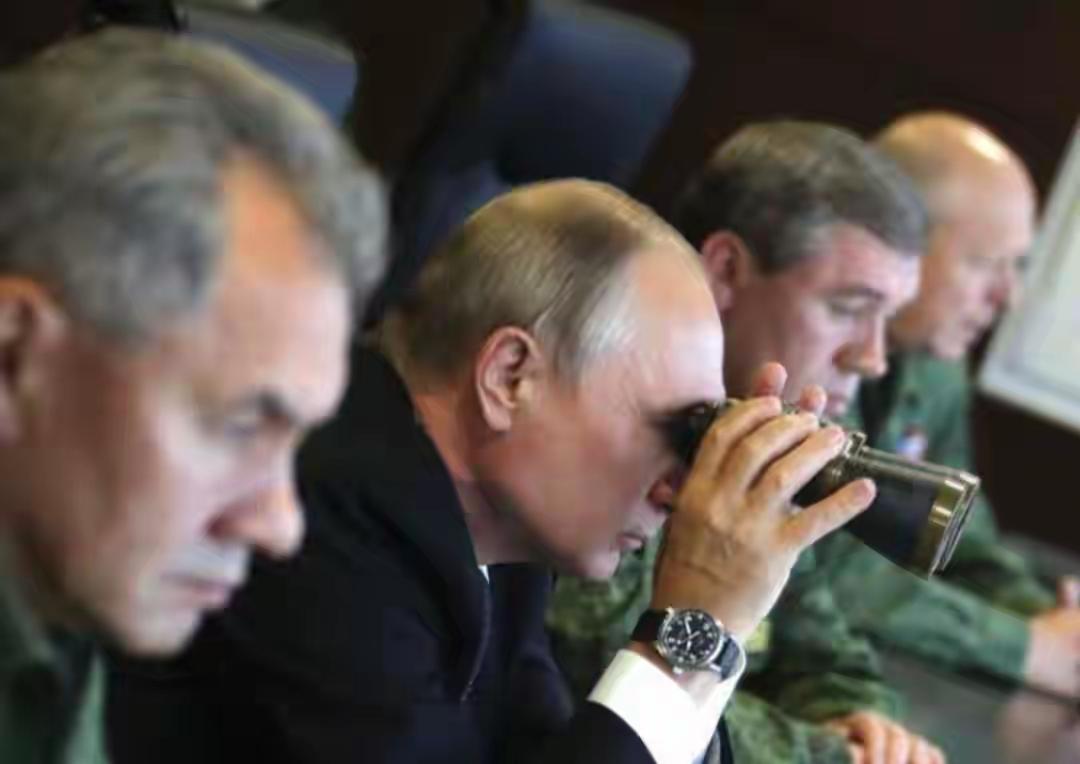 莫斯科扛住72小时无人机袭击！俄军精准反击，直击指挥据点谁也没想到，俄乌战