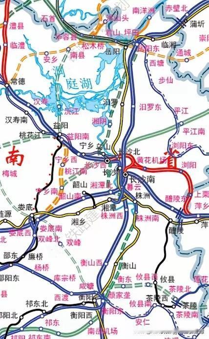 岳长衡不建，长沙西站永远成不了枢纽站！目前长沙西迟迟没有投入使用，关键还是客流