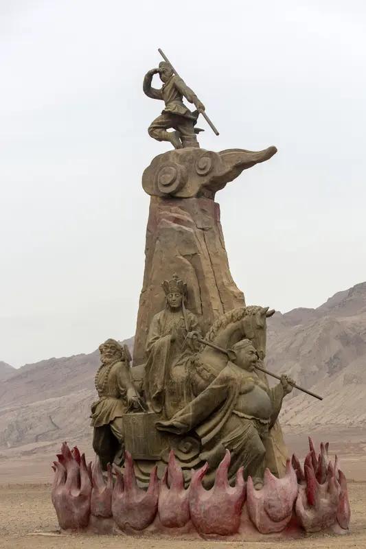 《西游记》里收沙僧时，八戒硬要和他打一仗挺有意思。沙僧两次自报家门，还提及赤脚大