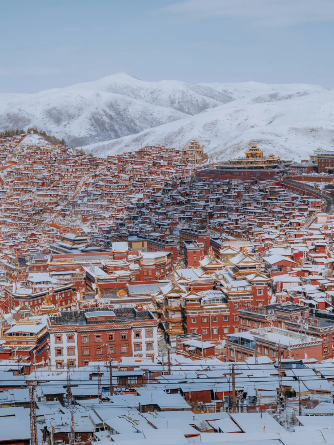去了几十次色达，最惊艳的还是下雪后
