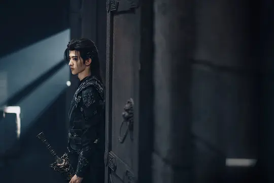 嗯，《暗河传》很精彩，剧情很吸引人，强烈推荐大家看一看，故事情节非常跌宕起