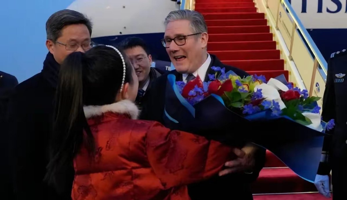 这个世界有一“奇怪”现象，中等以上的大国，如果谁被美国欺负了，它就会来中国，要么