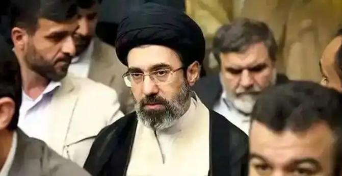 伊朗糊涂了，主动提出停火条件，声称只要美国不展开进一步行动，伊朗可以停火，实际上