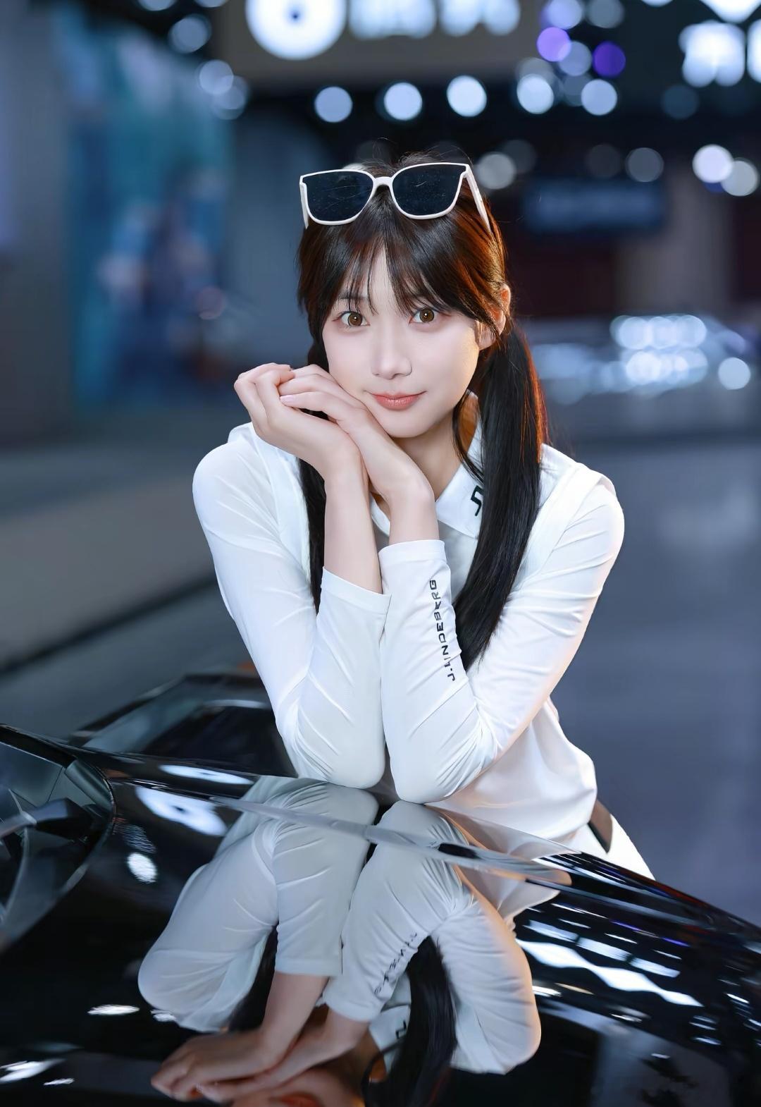 轻熟女神范儿车展气质美女美女国庆节精彩人像​​​