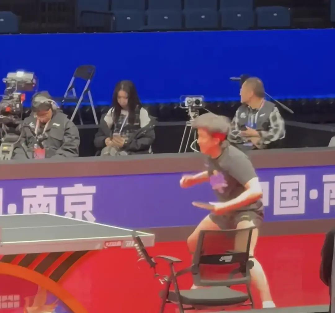 别骂球队冒险了。让王楚钦受伤后立即拿起球拍，恰是最高明的休息。你理解的休息