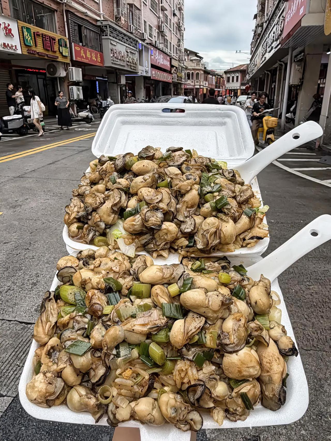 谁懂这一盒炒饭的含金量[捂脸哭]给人一种吃不起的感觉🥲根据我的观察🕵，我