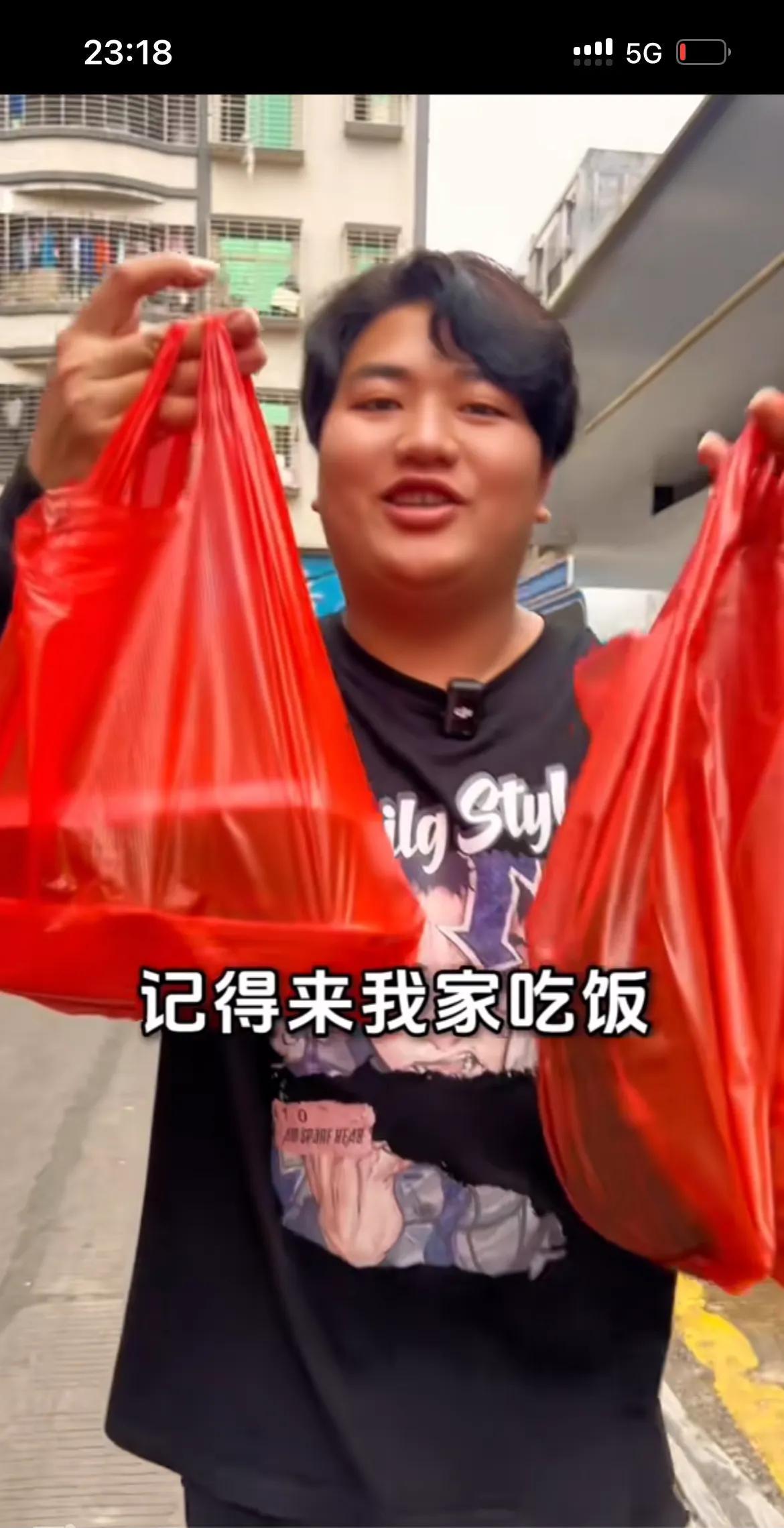 不要再弄那么好吃的给全红婵了，身体已经发福了，又是海鲜，又是鸡鸭的，难怪你们一家
