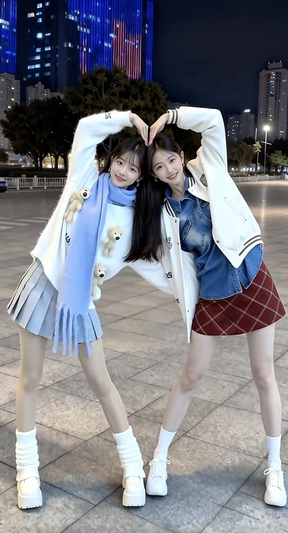 闺蜜夜游城市，手牵手比心，快乐无边！💖🌃