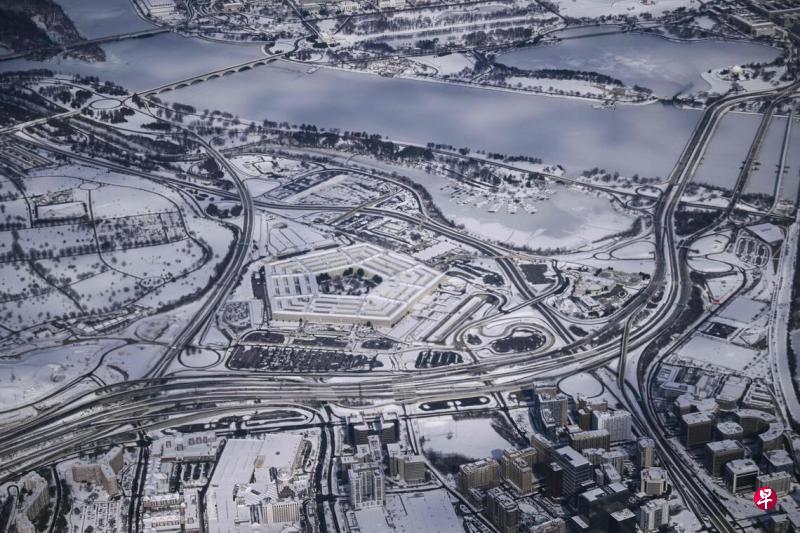 中东那边又热闹了！美国航母紧逼伊朗，伊朗要搞实弹演习。美国军事打击伊朗的方案