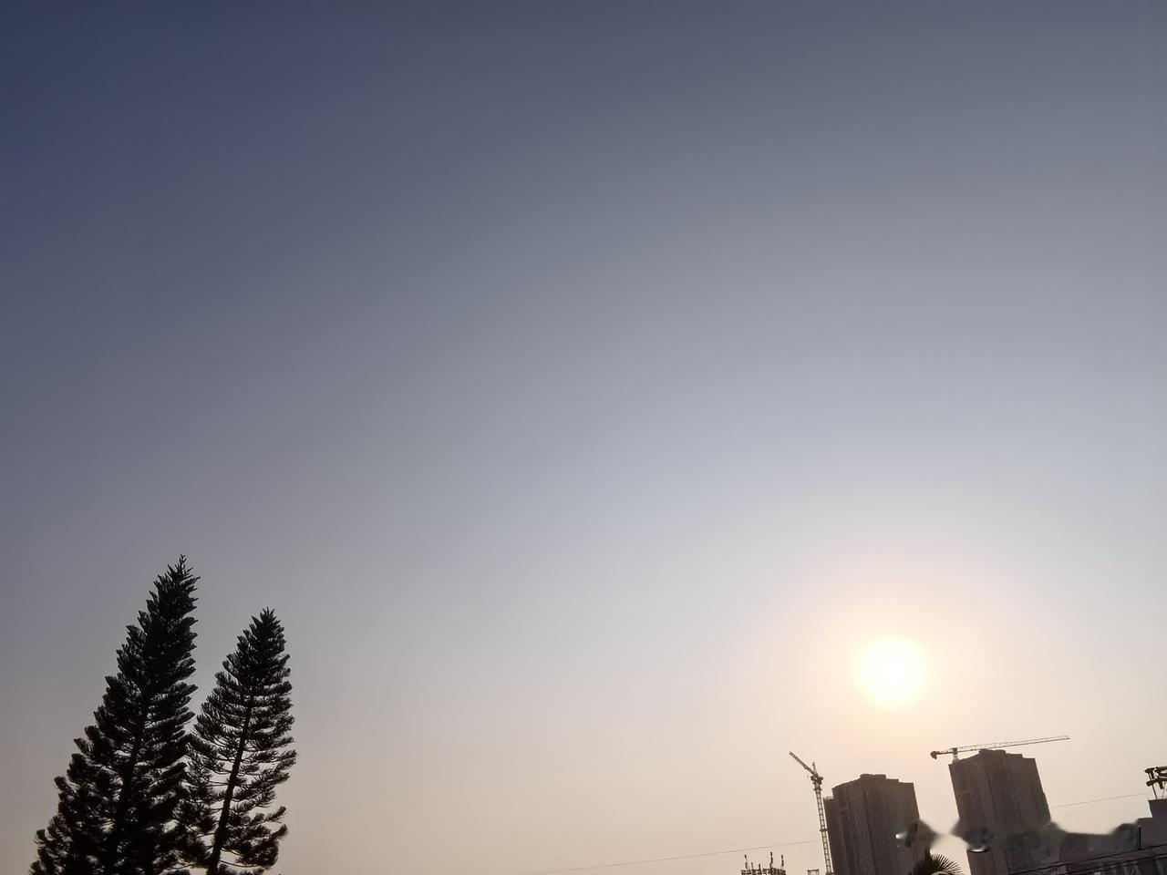 广东：气温回升！晴暖干燥天气模式重新启动！未来几天，广东大部多云为主；5日白