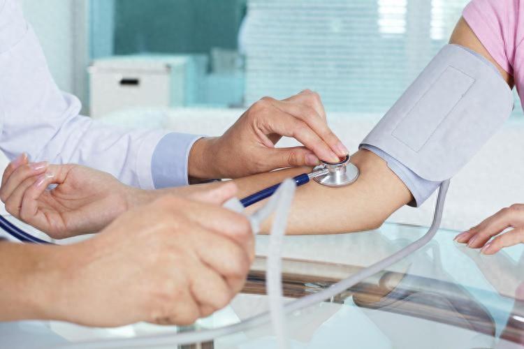 看病不需要做这7种检查，一点用处没有，浪费钱而且还伤害身体去医院看病，挂完号