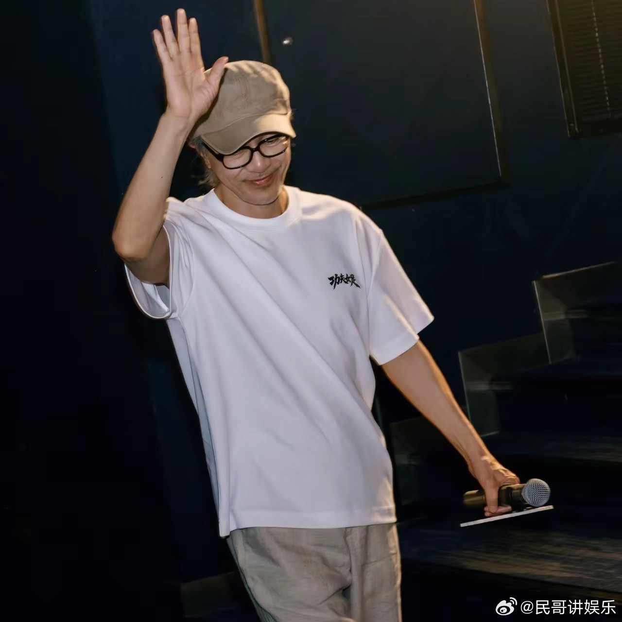 周星驰这波操作，我给满分！本来吧，《功夫女足》6天拿了9个亿，换作别人，这时候应