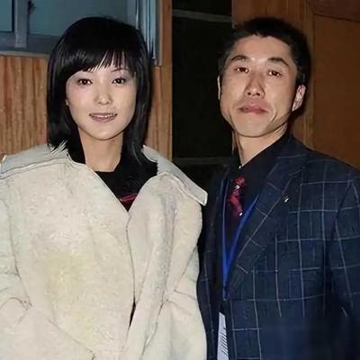 1985年，黑龙江警方带着一名经济案诈骗犯来医院治疗胸膜炎，结果后来他居然趁大家