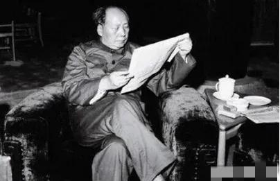 “停！停！停！你听听你都在汇报些什么东西？”1965年，毛主席在听取卫生部长钱信