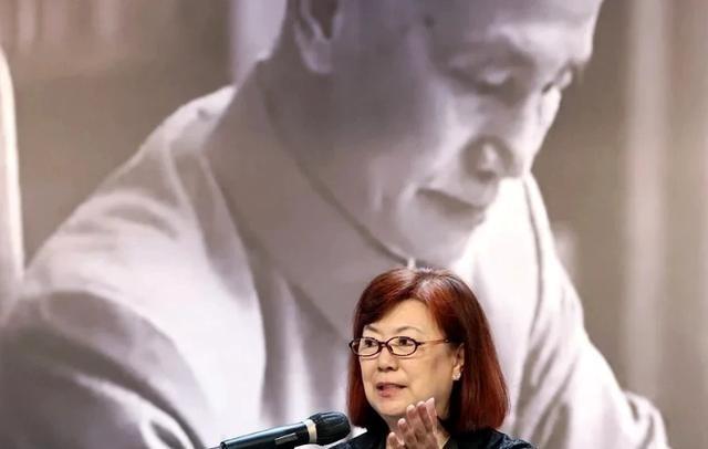 都是蒋家人差距这么大呢！10月10日，台北一场纪念飞虎队建军85周年的活动上，蒋