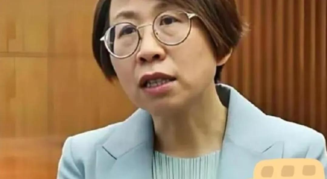 聊半天大道理，不如问一句钱打哪儿来。沈逸这招实在太损，也实在太狠。“钱打