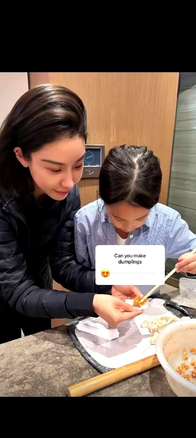 两个女儿都长这么大了，齐娇这日子是不是也太稳了点？她现在已经带着俩娃回香港住了