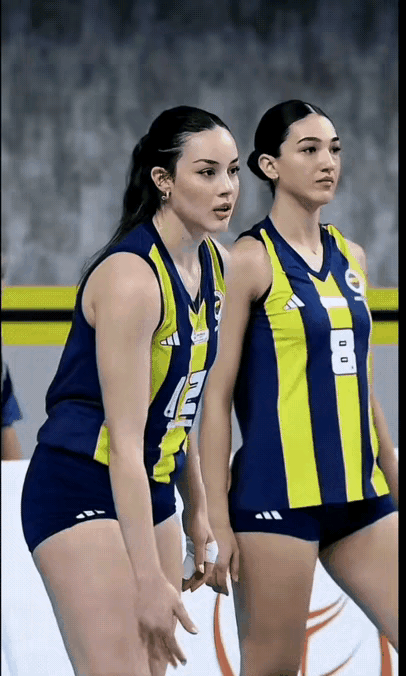 这个女运动员的身材是无可挑剔的，颜值也是超一流的，气质也是非常迷人的，尤其是在她