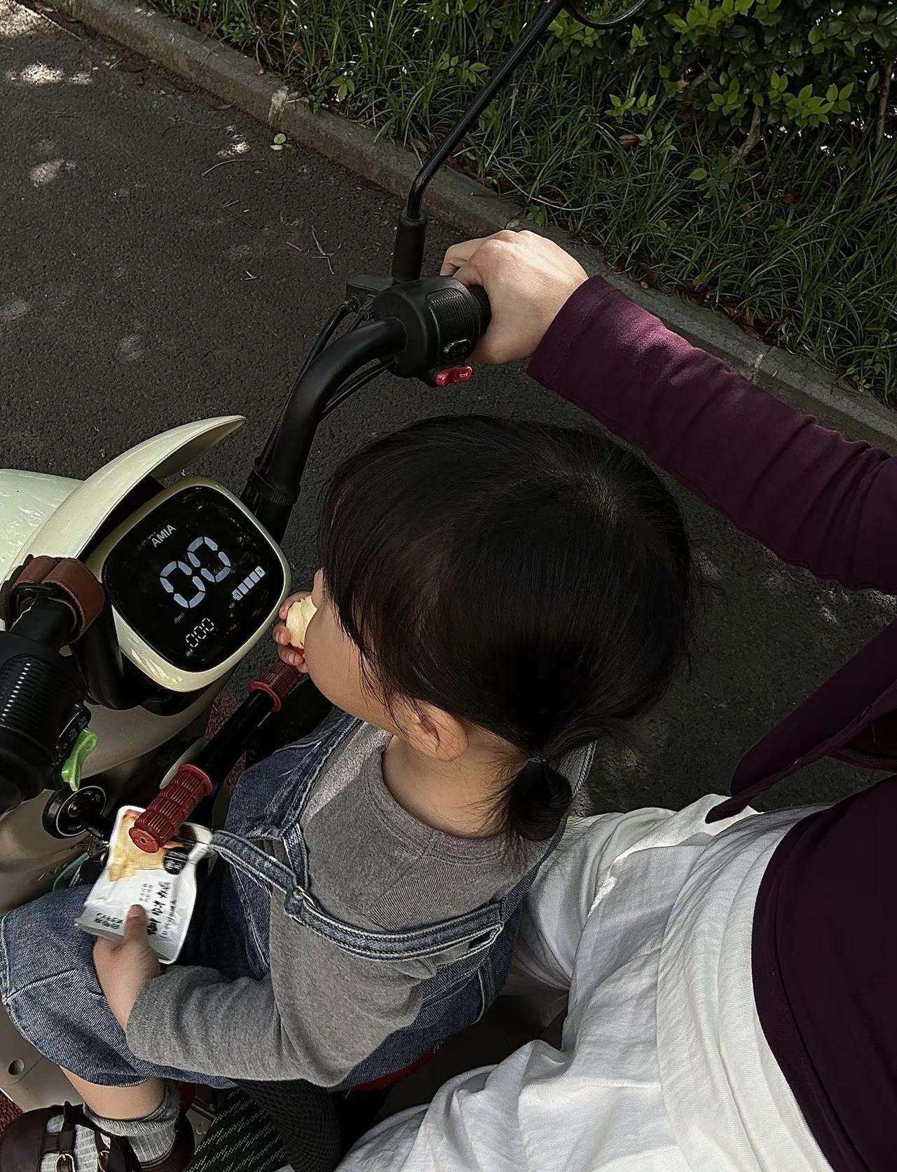 被这段话深深共情了：如果我没有结婚我应该很自由上个小班挣点小钱染着头发做