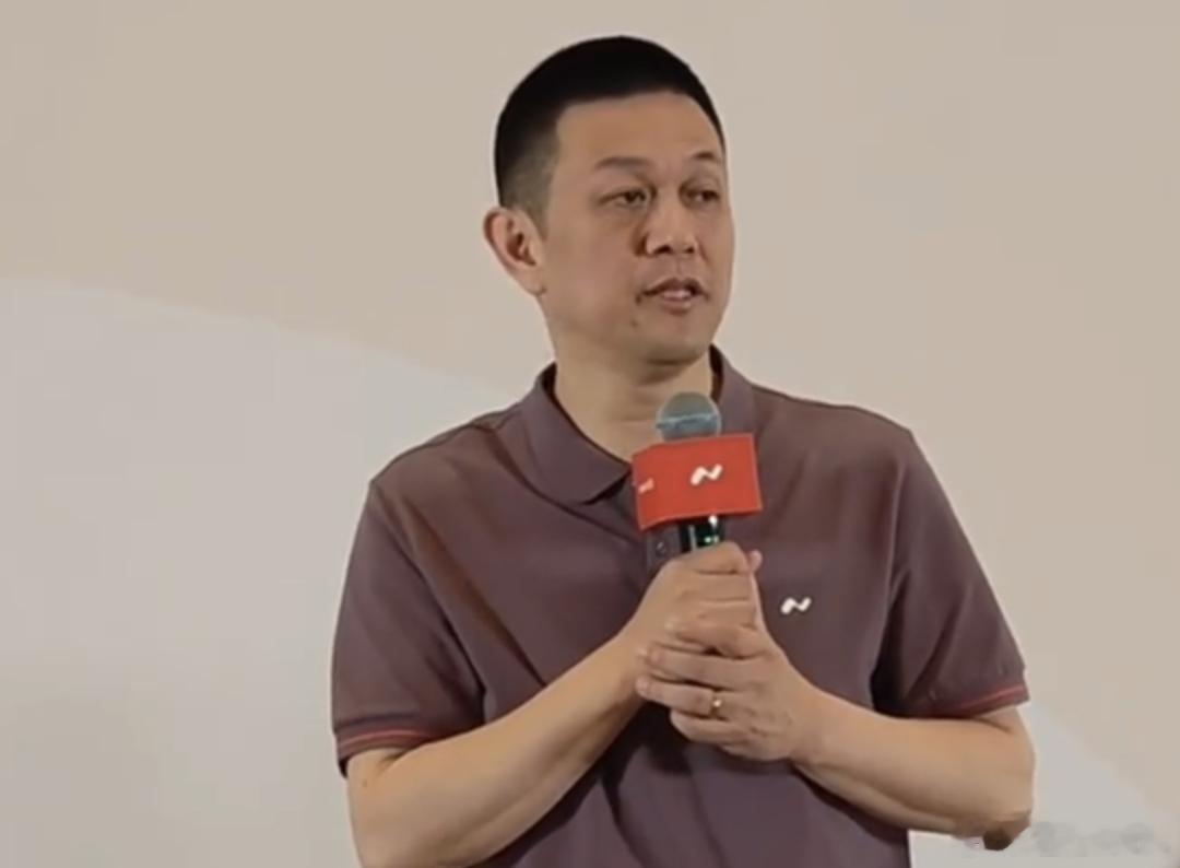 李斌想体验特斯拉FSD最新版乐道L60发布会后，李斌现在对自己的辅助驾驶系统很有