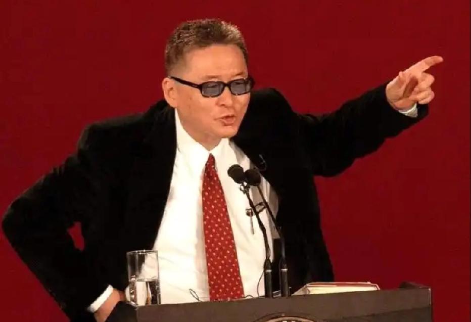 李敖说：“一个人在社会上，礼貌是没有用，谦逊也没用，古道热肠也没有用，忠