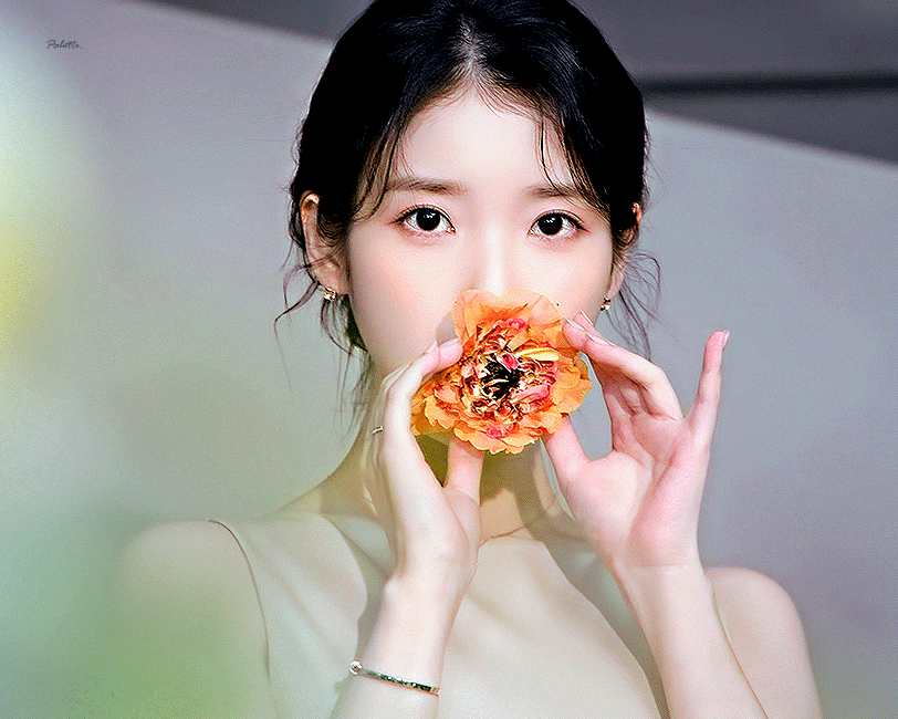 IU🏷️IU李知恩0516生日快乐🥰请J.estina一直拍姐