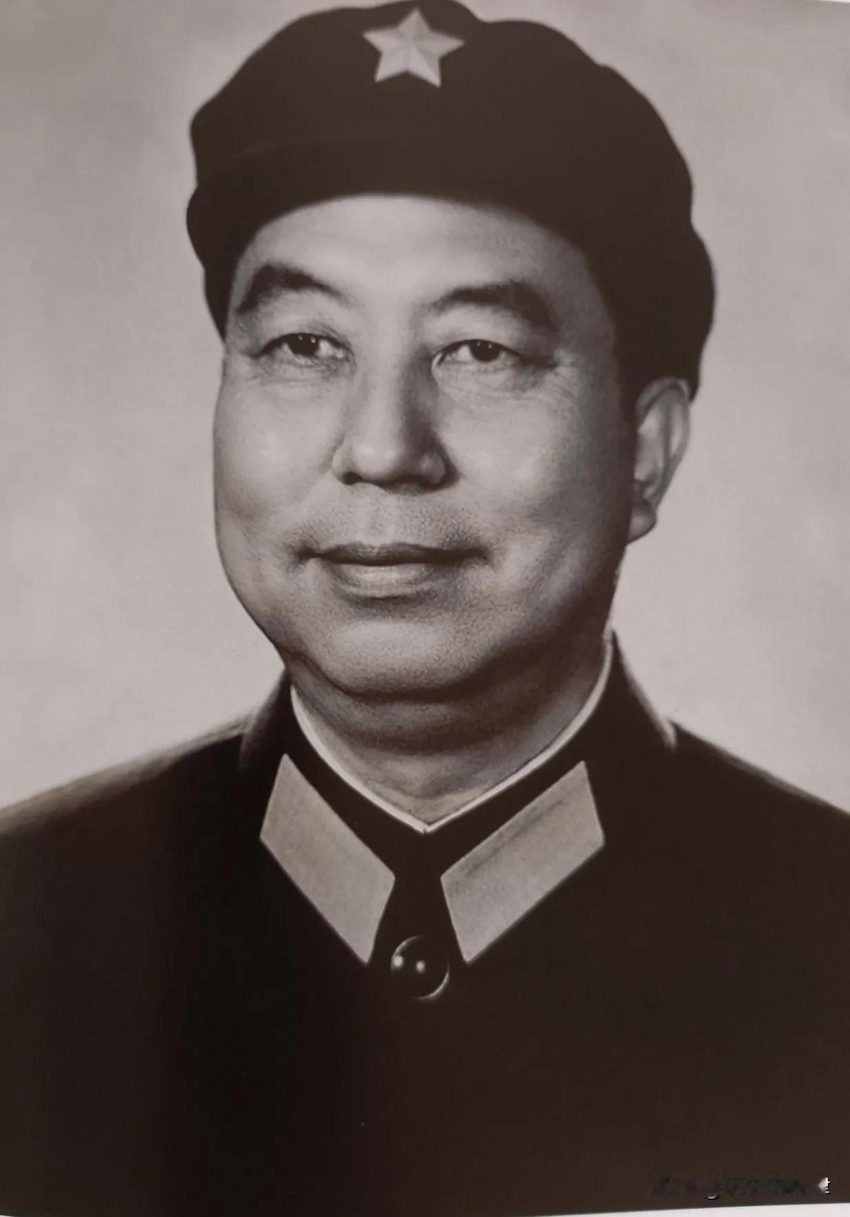 1977年华国锋召见张爱萍，递上一首狱中诗：完璧归赵！1977年的一天，开