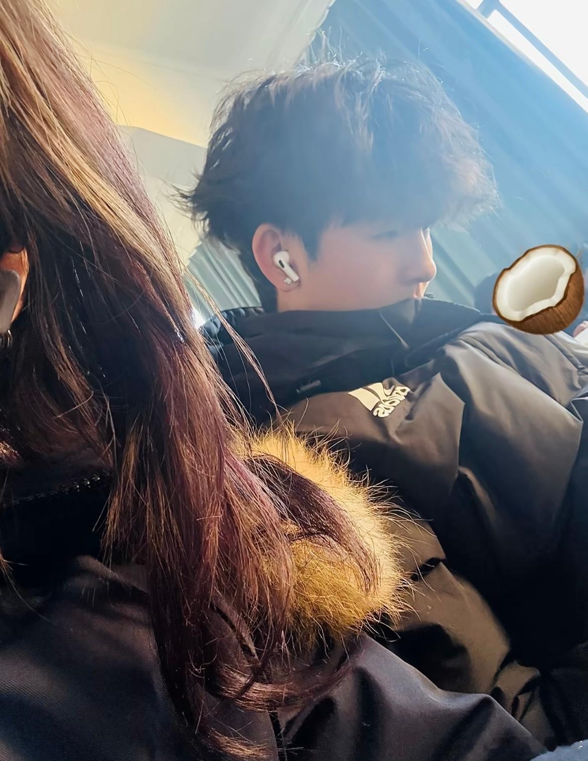 和借我棉袄穿的男生谈恋爱了