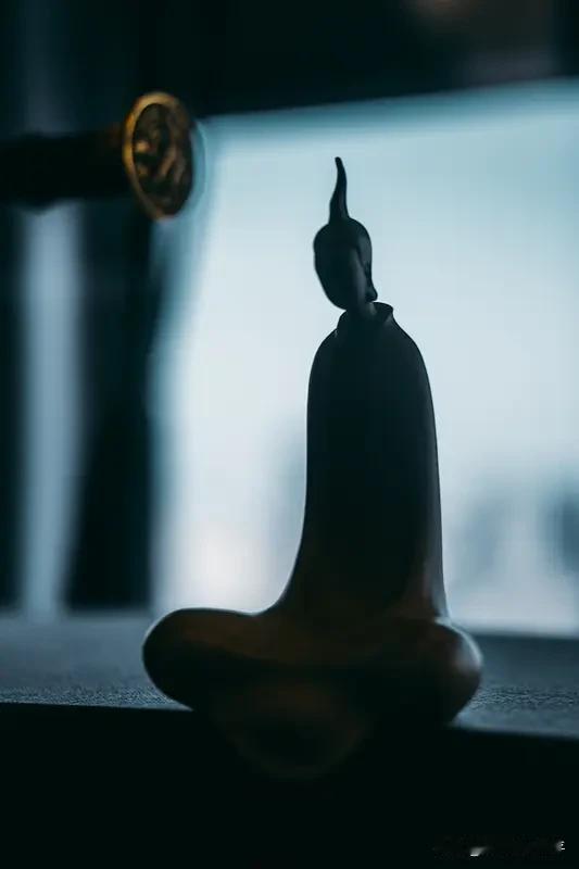 人开悟，就是学会了客观、唯物、无我、中庸、持戒地按照宇宙、天地、意识、身体、