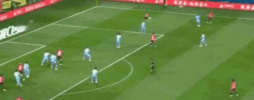 索罗金最近真的是打出了欧冠球员的水准！最近这几场球成都蓉城的中后卫索罗金真的