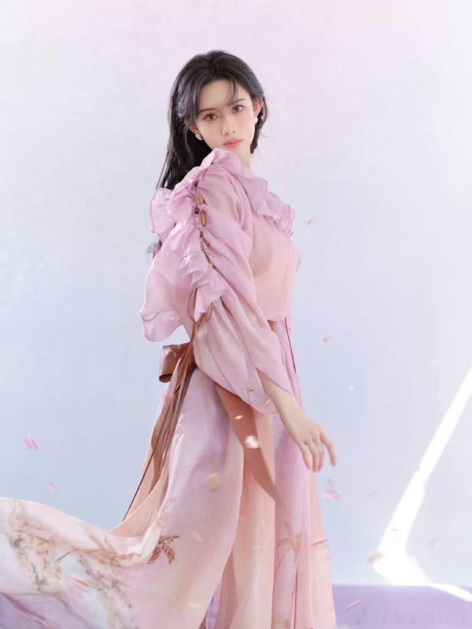 这是一把勾践剑谁能想到，一句游戏台词能让勾践剑火遍全网！孟子义这波操作，直接把
