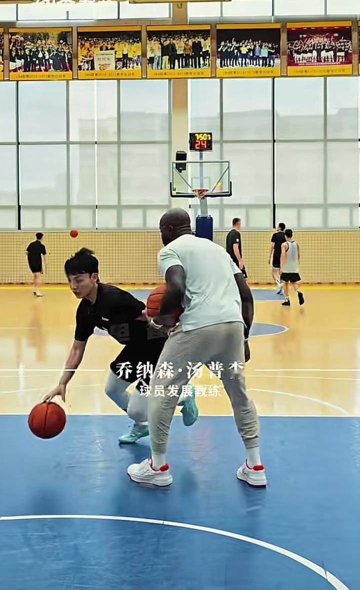 很多球迷认为广东宏远新赛季是保八争四的球队，是否符合定位呢？广东队上赛季最终排
