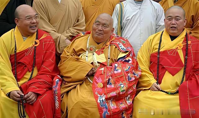看看这些肥头大耳的家伙？他们能慈悲为怀普渡众生打死我我都不会相信！