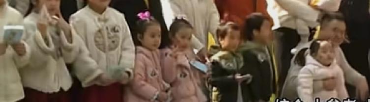 这剧情电视剧里面的不敢拍呀河南郑州一个小区里面出现了一件怪事，小区内竟然同时存