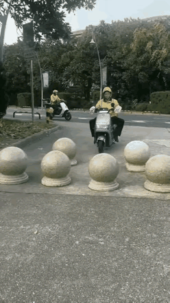 外卖小哥这波操作，告诉了我一个道理～天下没有免费的午餐！社会百态