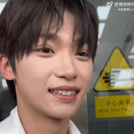 梓渝的颜值被残忍吐槽了，大家觉得好看吗？梓渝杂志​​​