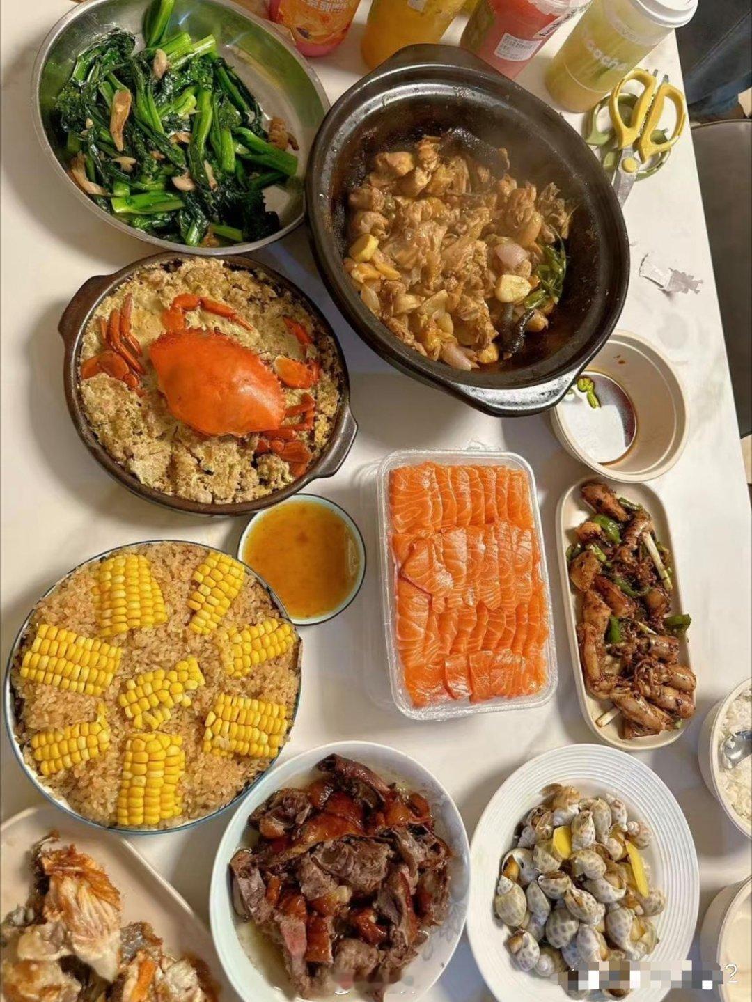 有钱人家吃饭，这伙食就是任性……