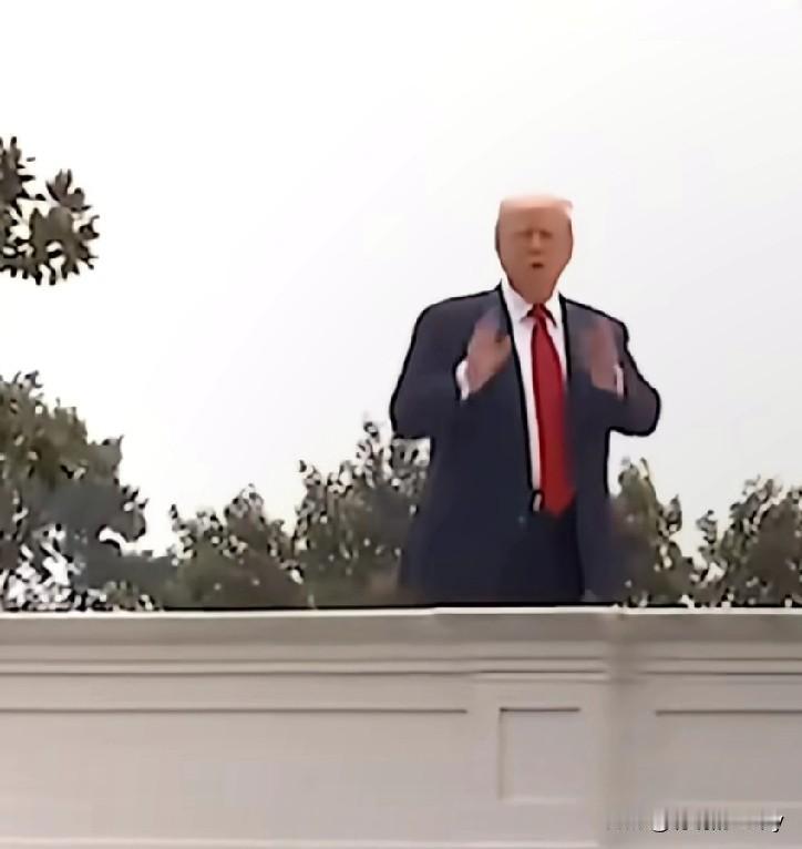 快报!快报!!特朗普放狠话了。美国军队已经进入战备状态,随时准备出击特朗