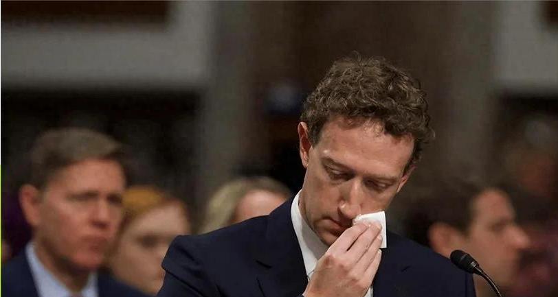 扎克伯格认输了！烧掉700亿美金的“元宇宙”，终于败给一副眼镜四年烧光700