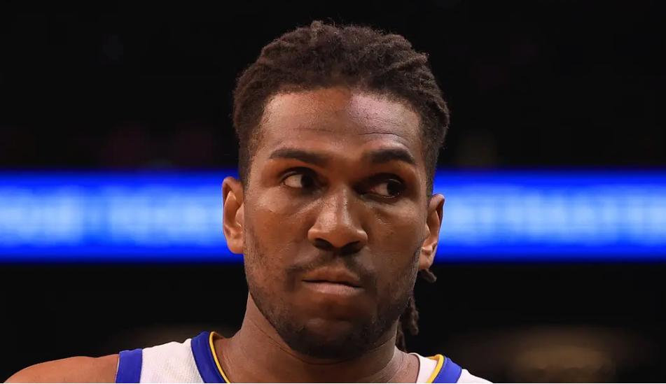 NBA｜湖人深陷鲁尼替补中锋难题唯有交易才能破解阵容短板湖人目前正面临棘手的凯