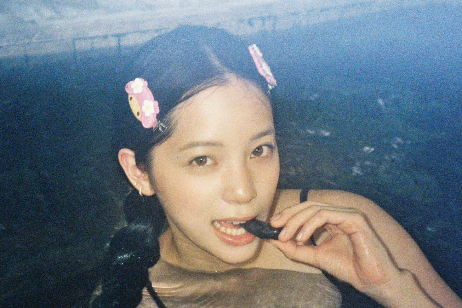 #欧阳娜娜说要把签名签到卖不出去#女孩我保证你是天使​