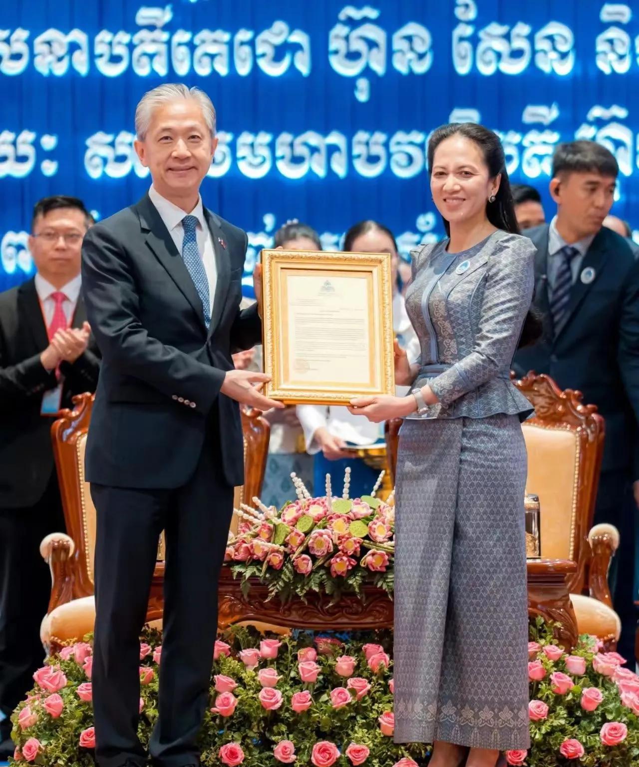 中国要来600个柬埔寨留学生，他们都是获得中国的奖学金政策支持，来中国继续深造，