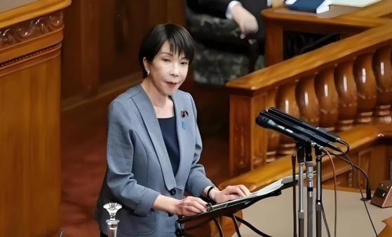 奉陪到底，外交部宣布动手，高市军师遭制裁，日方急求中国派人谈。中国已经给过日本太