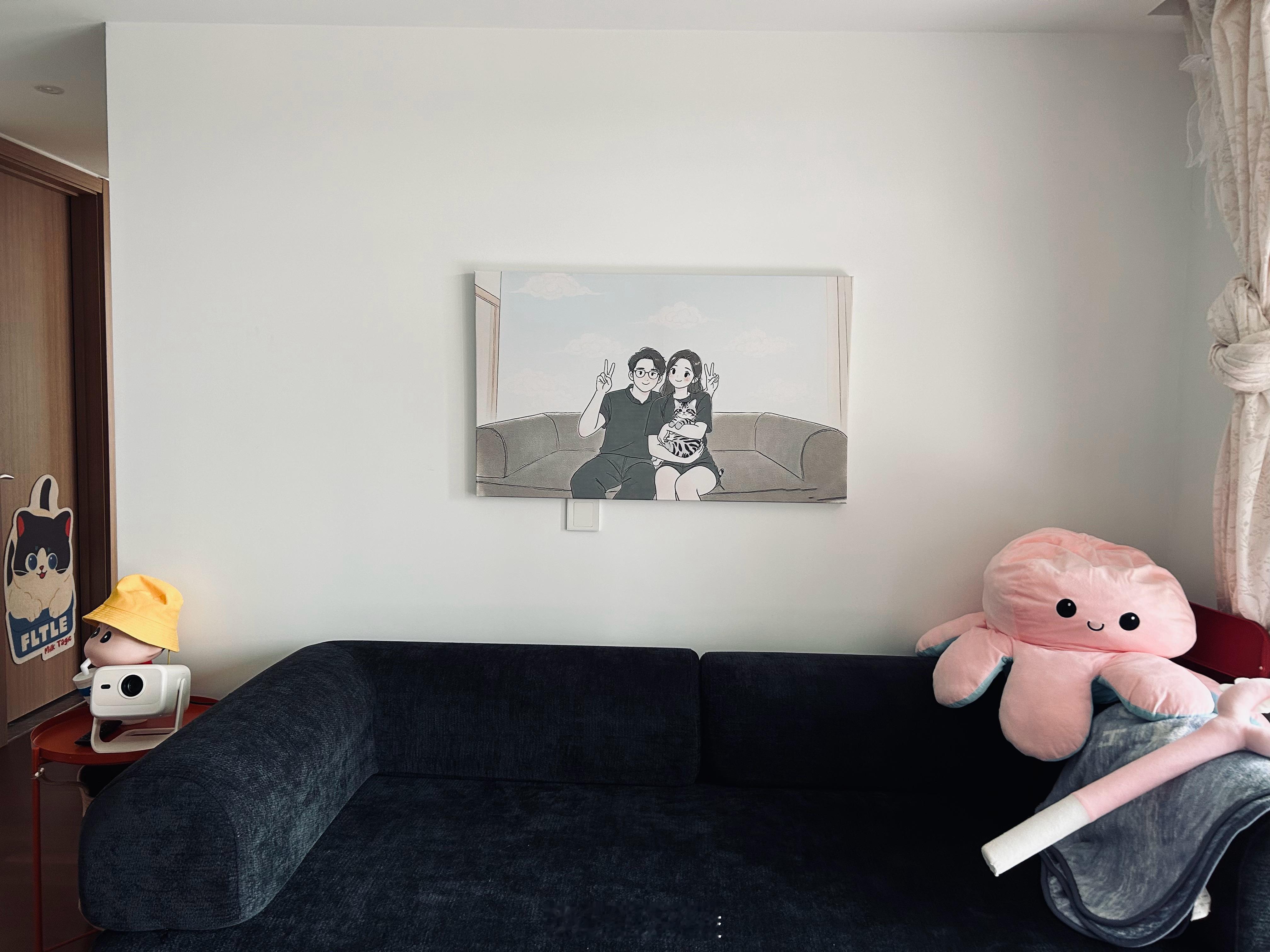 有什么办法能把画下面那个插座遮掉的？​​​