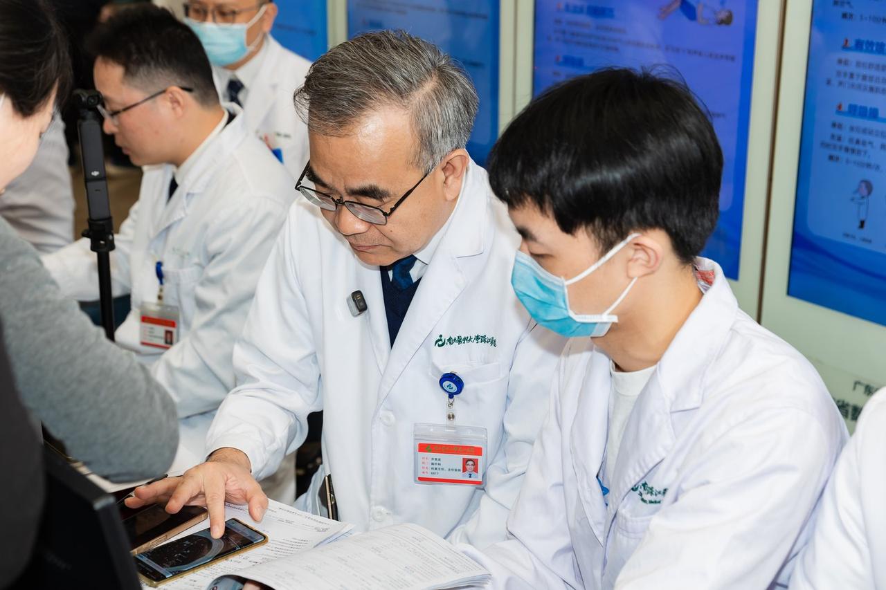 “乔主任特诊号太贵，能不能便宜一点？”其实我想告诉大家，我的特诊挂号费是由物价局