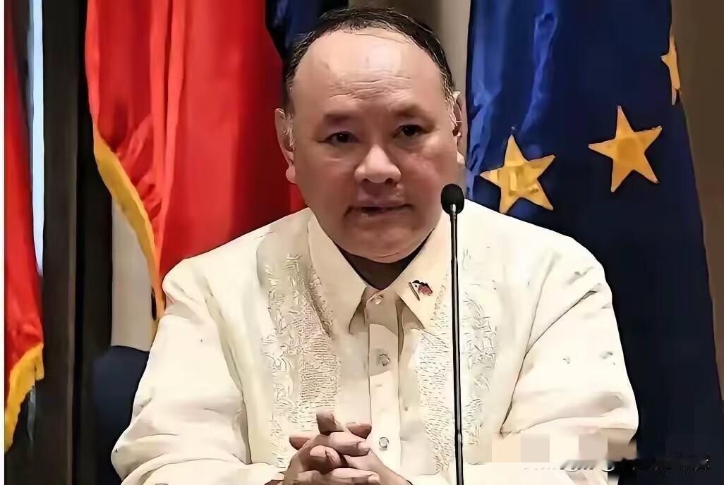 菲防长说:“在中国没有存款，没有产业，没有亲人。”但说这话不足24小时，就有人
