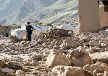 阿富汗问题，开始变味了。3月16日，联合国安理会一致通过决议，却只给联合国阿富