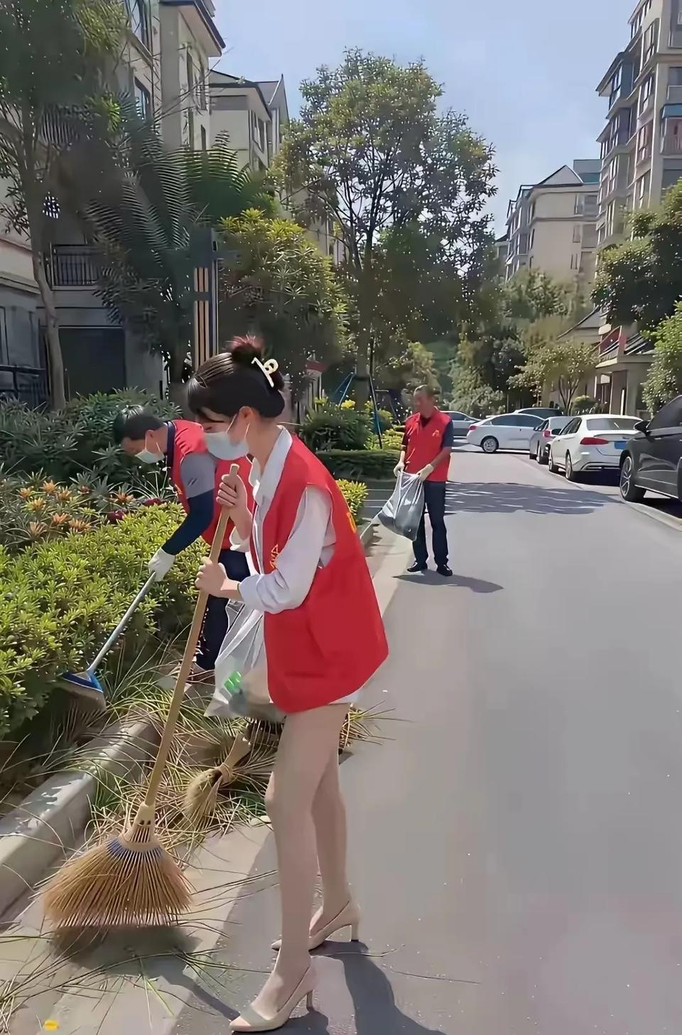 这年头做志愿者都这么拼吗？
