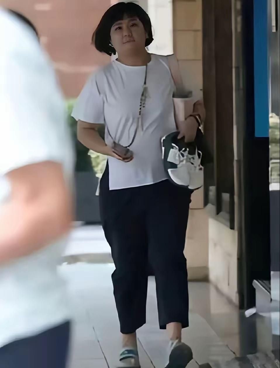 很多人想不通，S.H.E合体巡演随便开几十场，几个亿的现金就到手了，为什么田馥甄